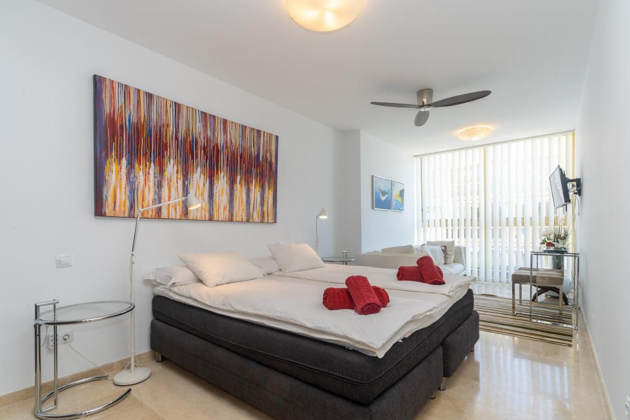 Unique First Line Apartment Marbella Exterior photo