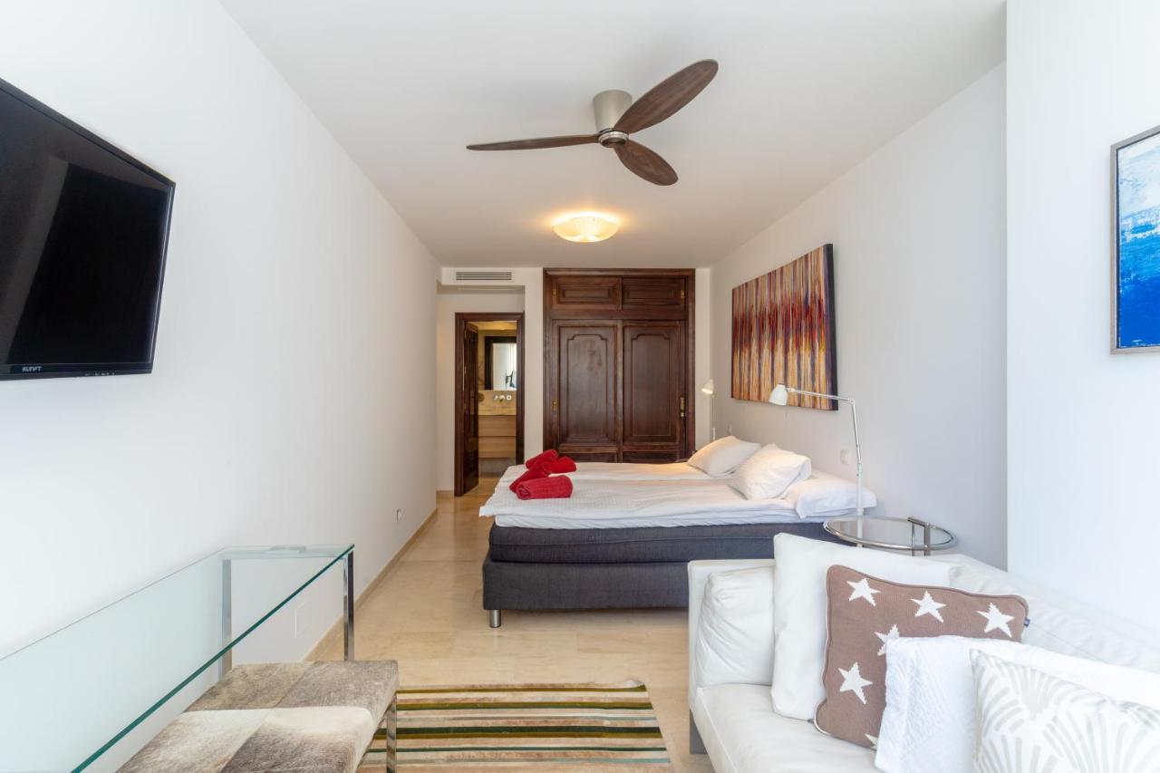 Unique First Line Apartment Marbella Exterior photo